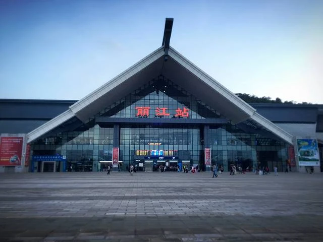 深圳到麗江貨運(yùn)公司_深圳到麗江貨運(yùn)專線